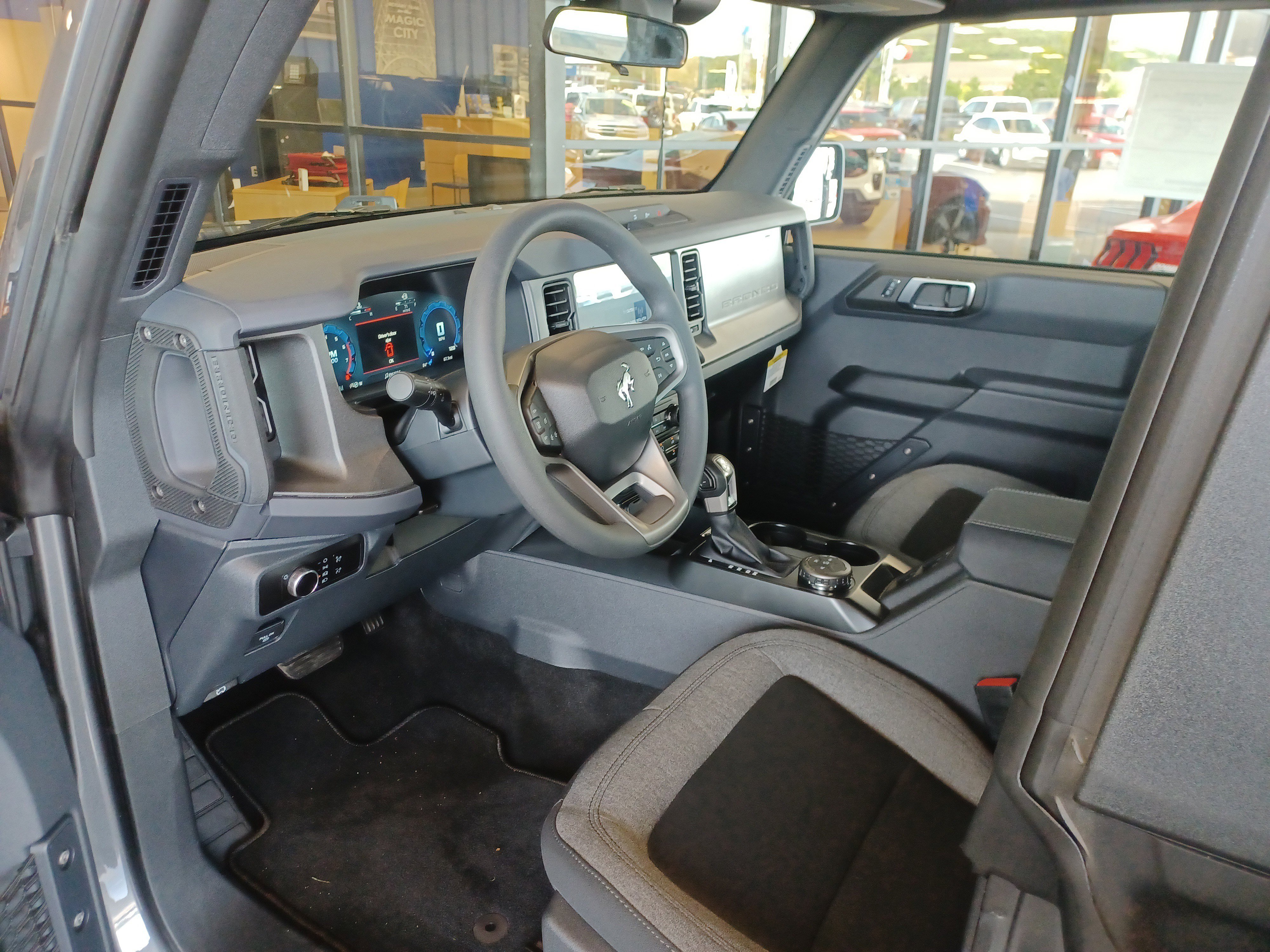 New 2025 Ford Bronco 4-Door image 10