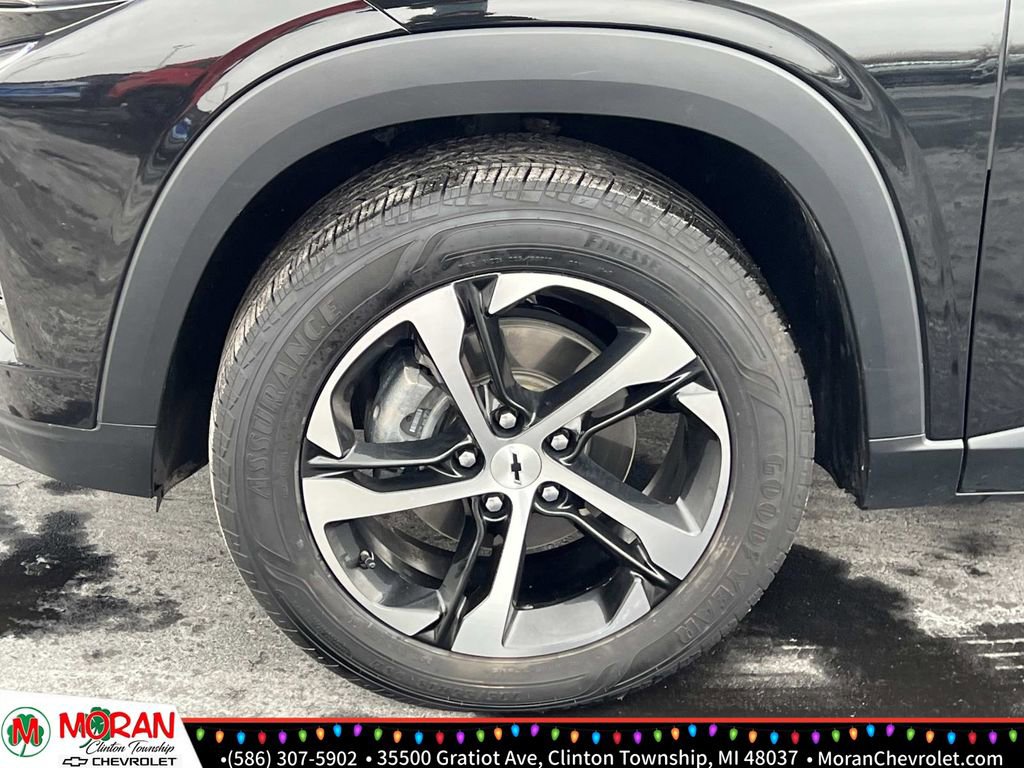 Certified 2024 Chevrolet Trax RS w/ Driver Confidence Package image 9