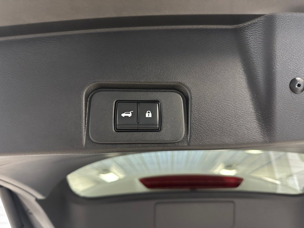 Used 2026 Nissan Rogue SV AWD/4WD image 22
