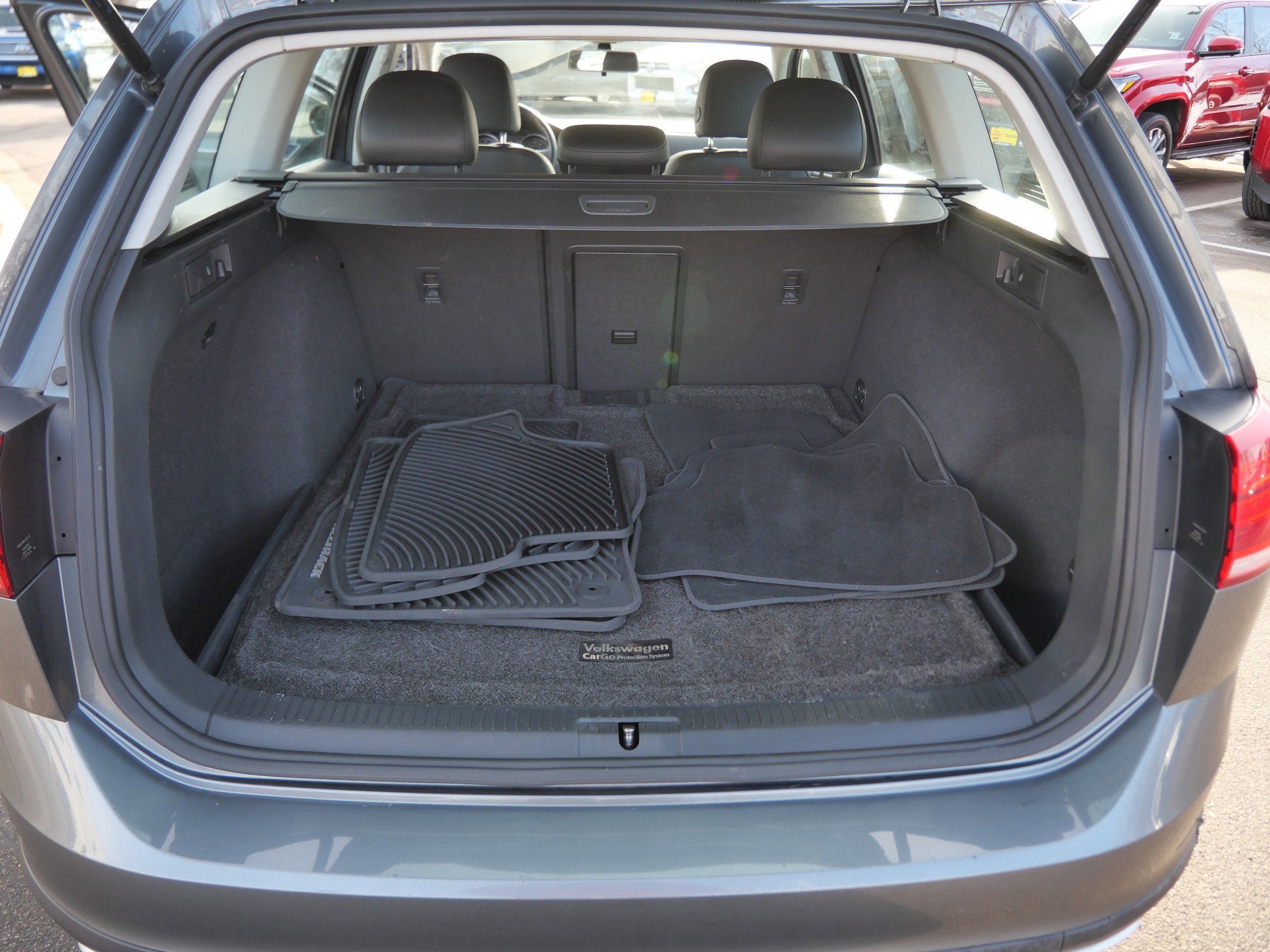 Used 2018 Volkswagen Golf Alltrack S image 18