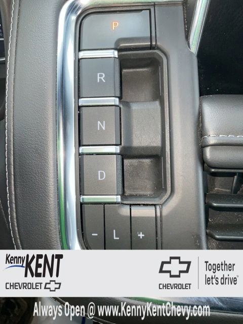 Used 2024 Chevrolet Suburban LT image 31