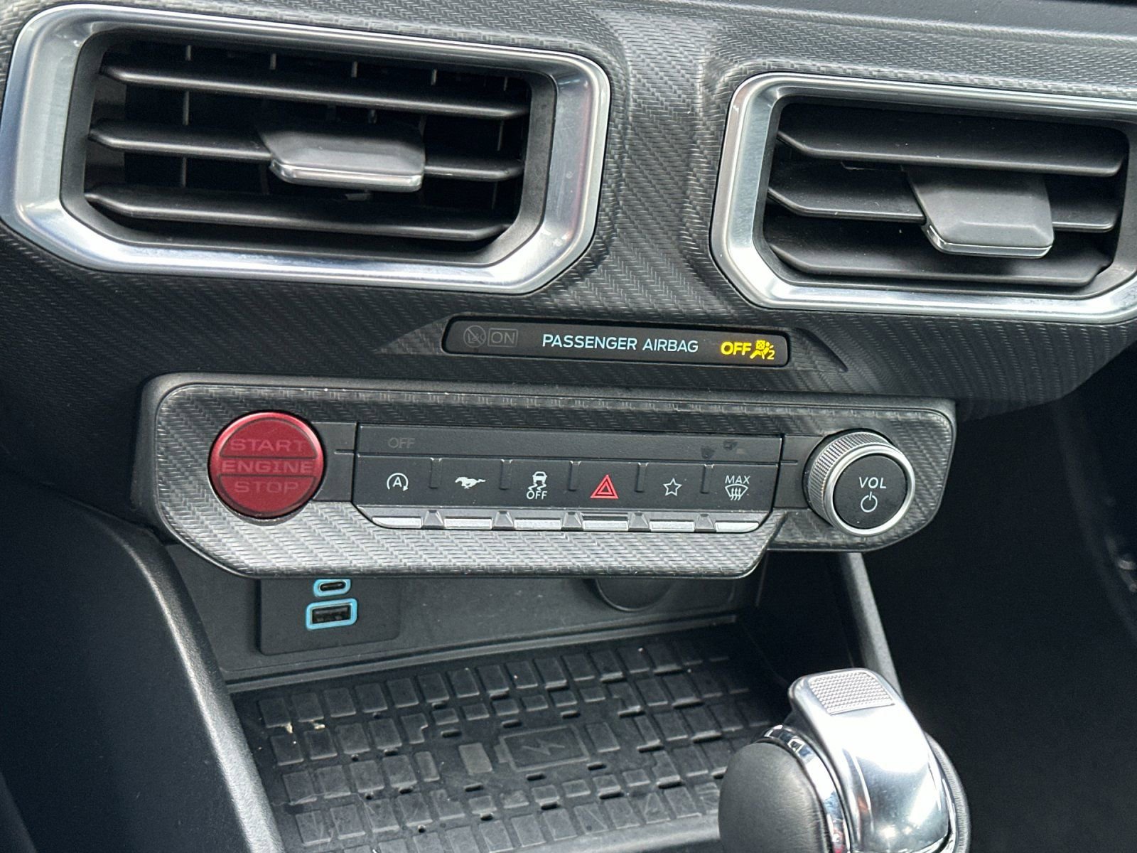 Used 2024 Ford Mustang Premium image 18