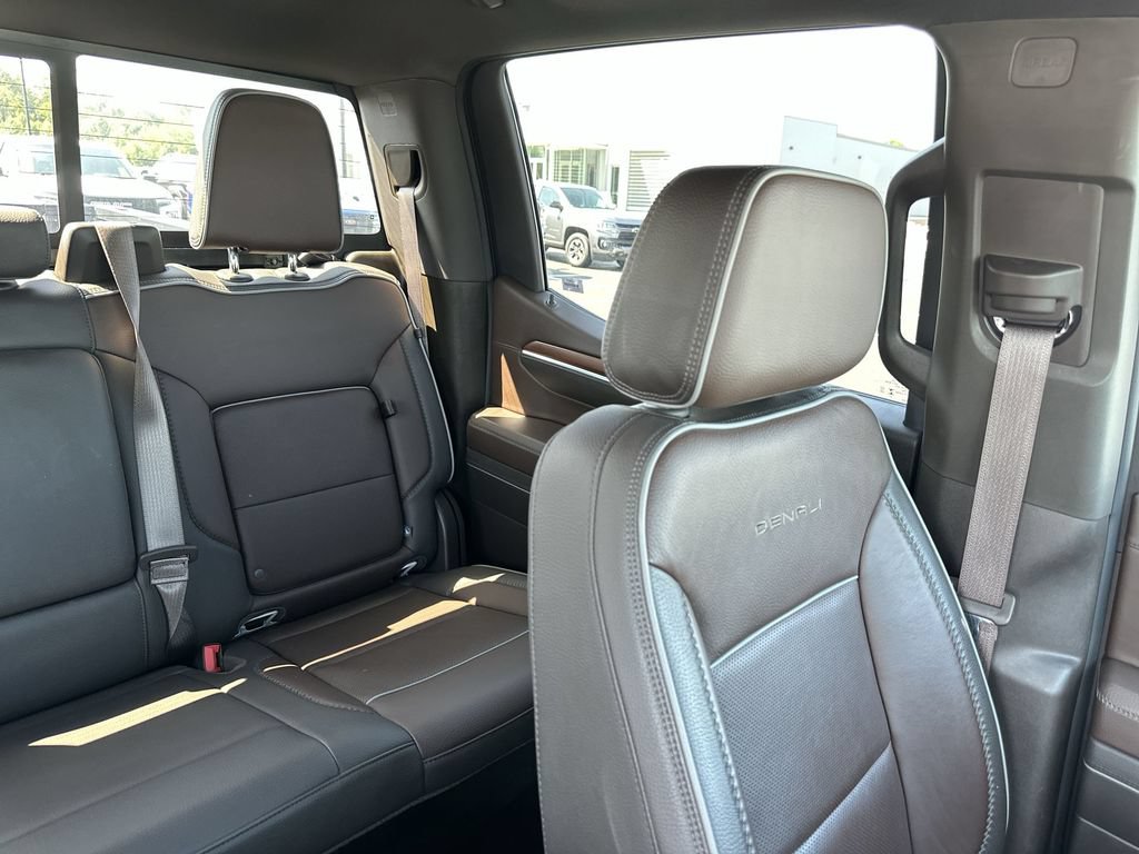 Used 2025 GMC Sierra 1500 Denali w/ Denali Reserve Package AWD/4WD image 14