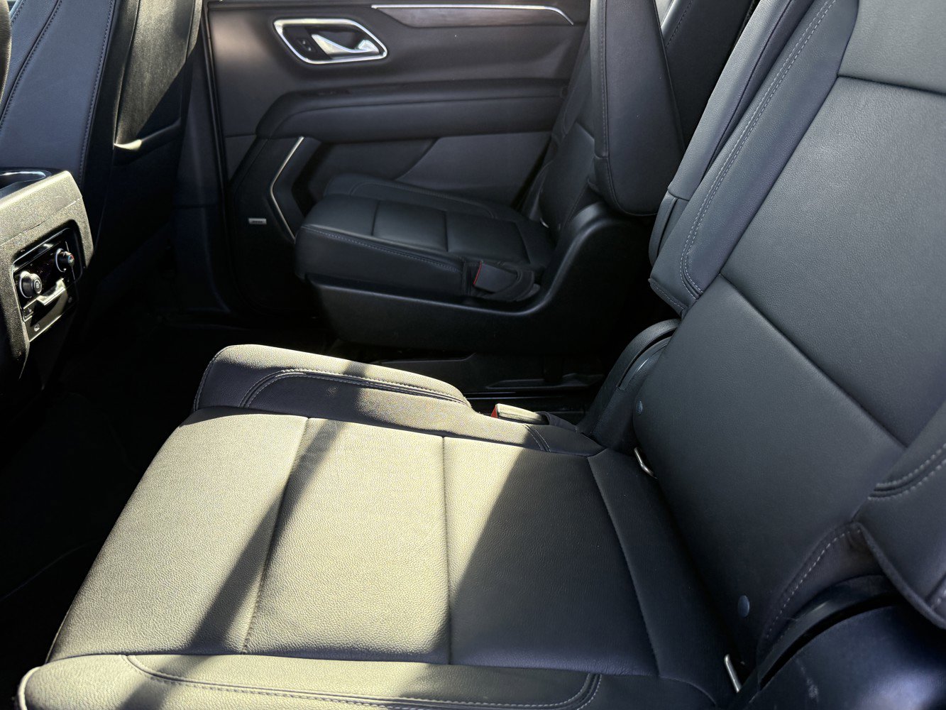 Used 2022 Chevrolet Tahoe LT w/ Luxury Package image 23