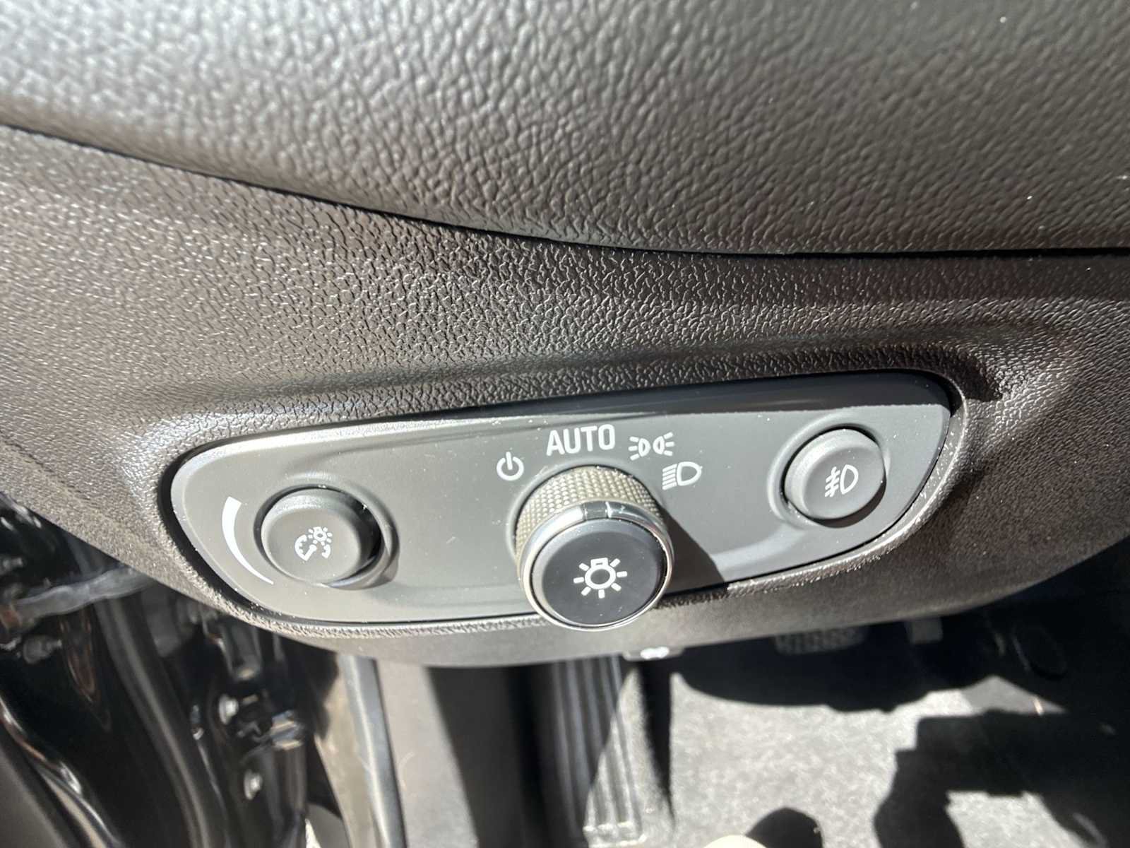 Certified 2019 Chevrolet Equinox Premier FWD image 17