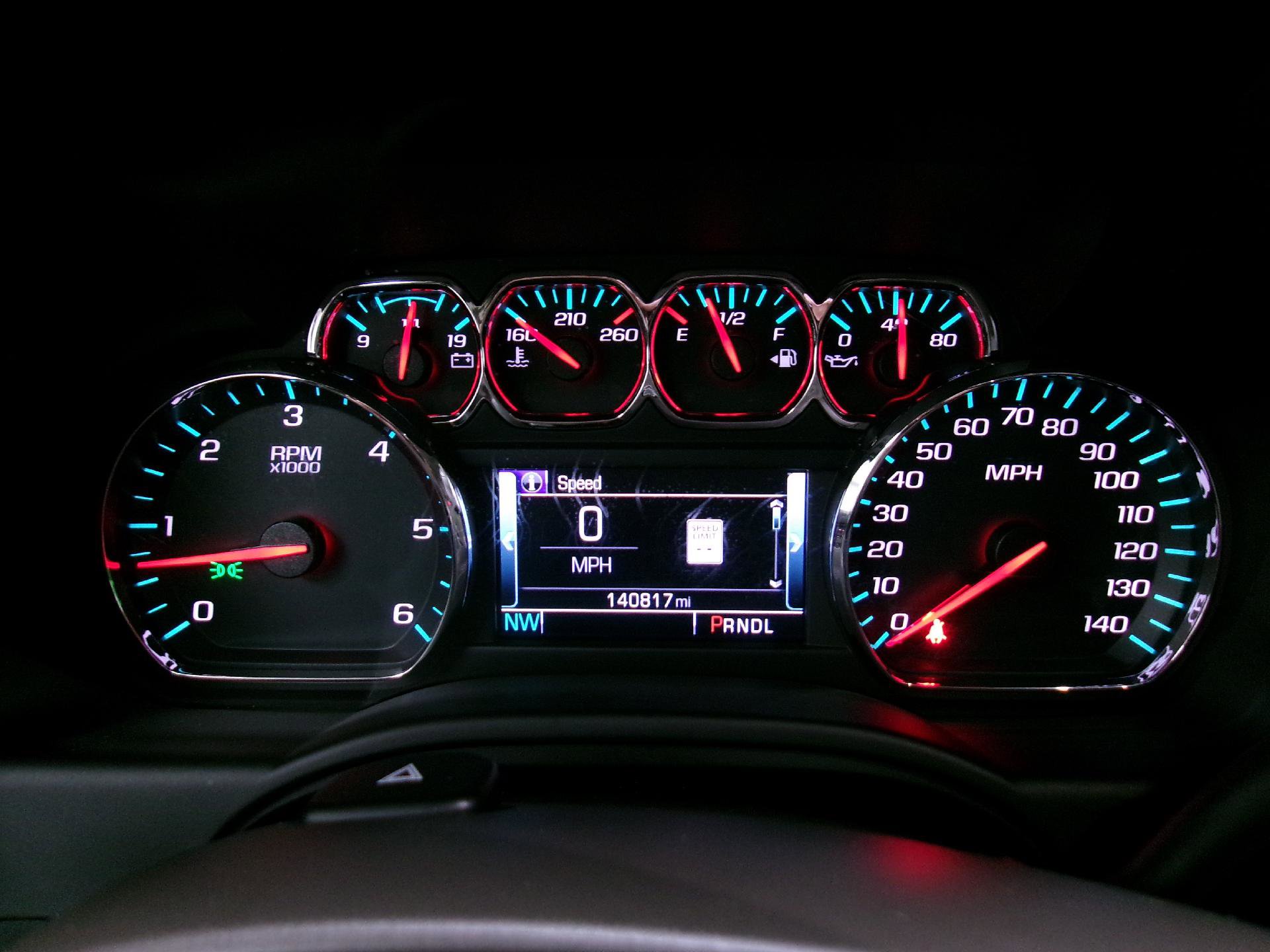 Used 2018 Chevrolet Suburban LT image 8