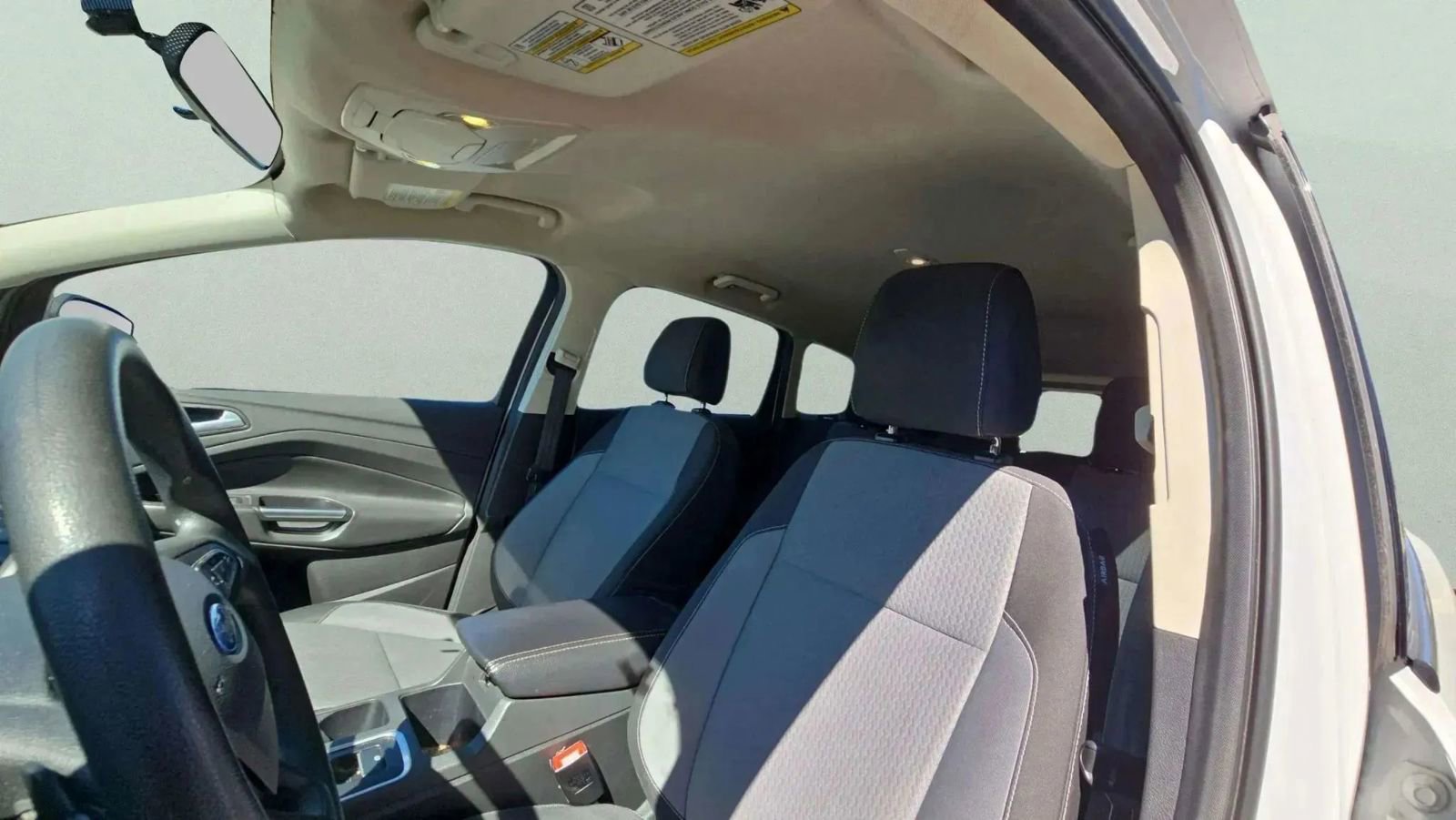 Used 2017 Ford Escape SE w/ SE Cold Weather Package AWD/4WD image 17