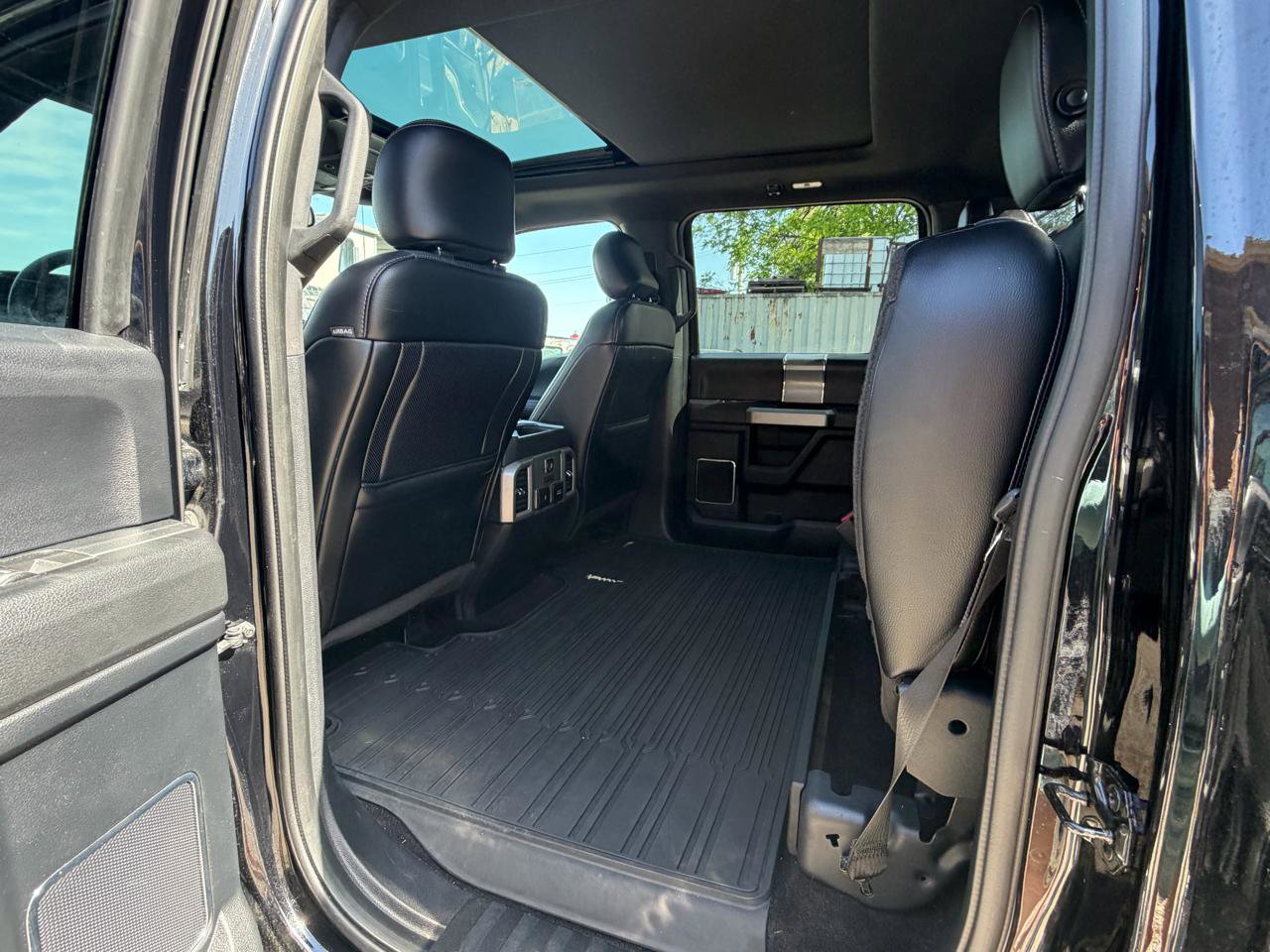 Used 2017 Ford F150 Lariat w/ Equipment Group 502A Luxury AWD/4WD image 10