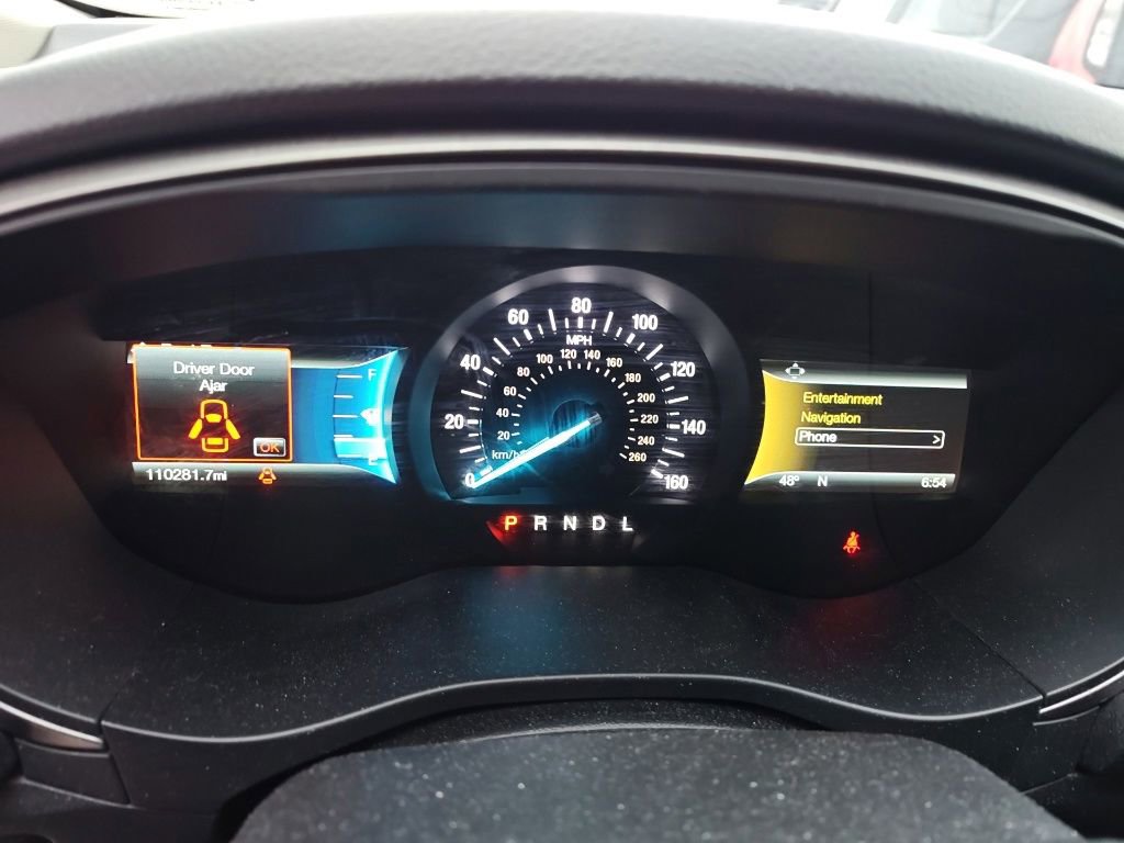 Used 2018 Ford Fusion SE w/ Fusion SE Technology Package FWD image 8