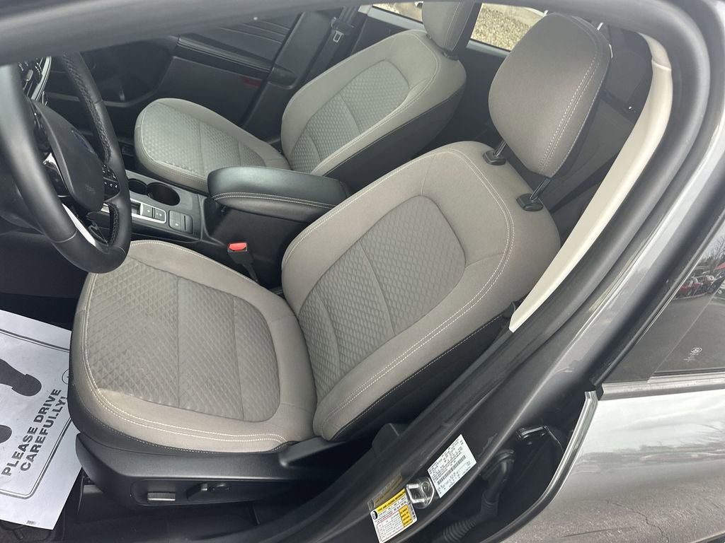 Used 2021 Ford Escape SE w/ SE Sport Appearance Package image 13