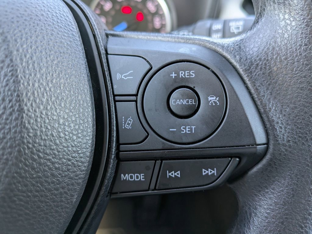 Used 2022 Toyota RAV4 XLE w/ Convenience Package image 26