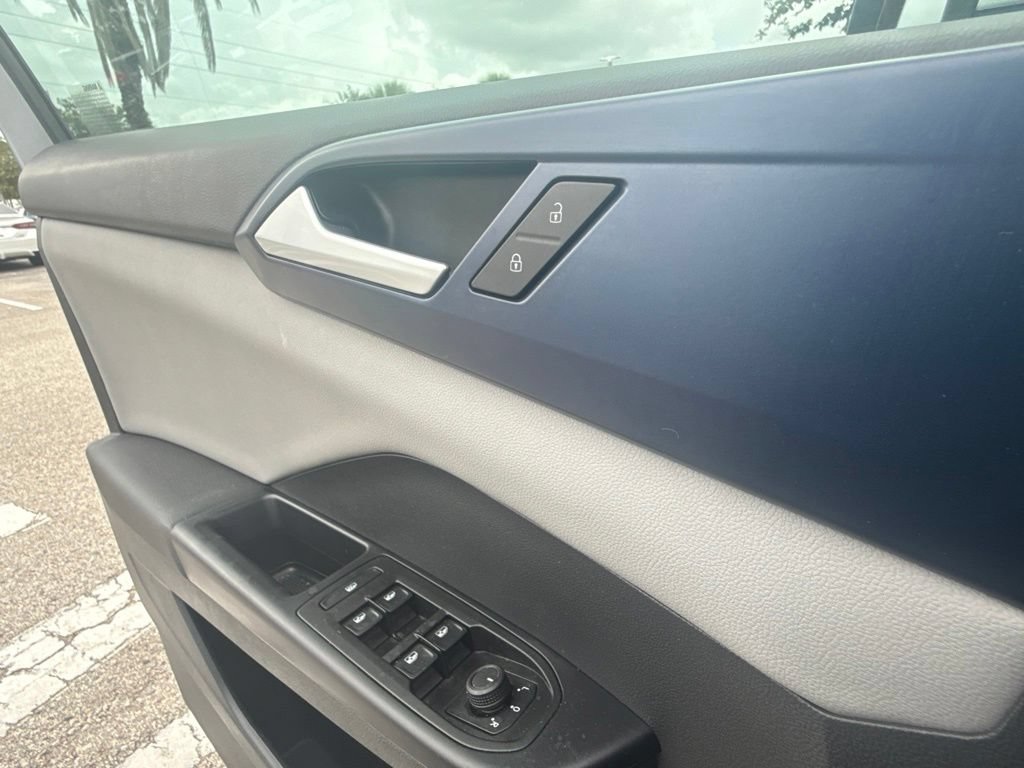 Certified 2023 Volkswagen Taos SE FWD image 16