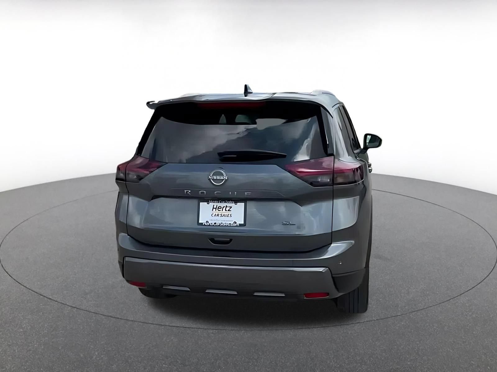 Used 2026 Nissan Rogue SL FWD image 14