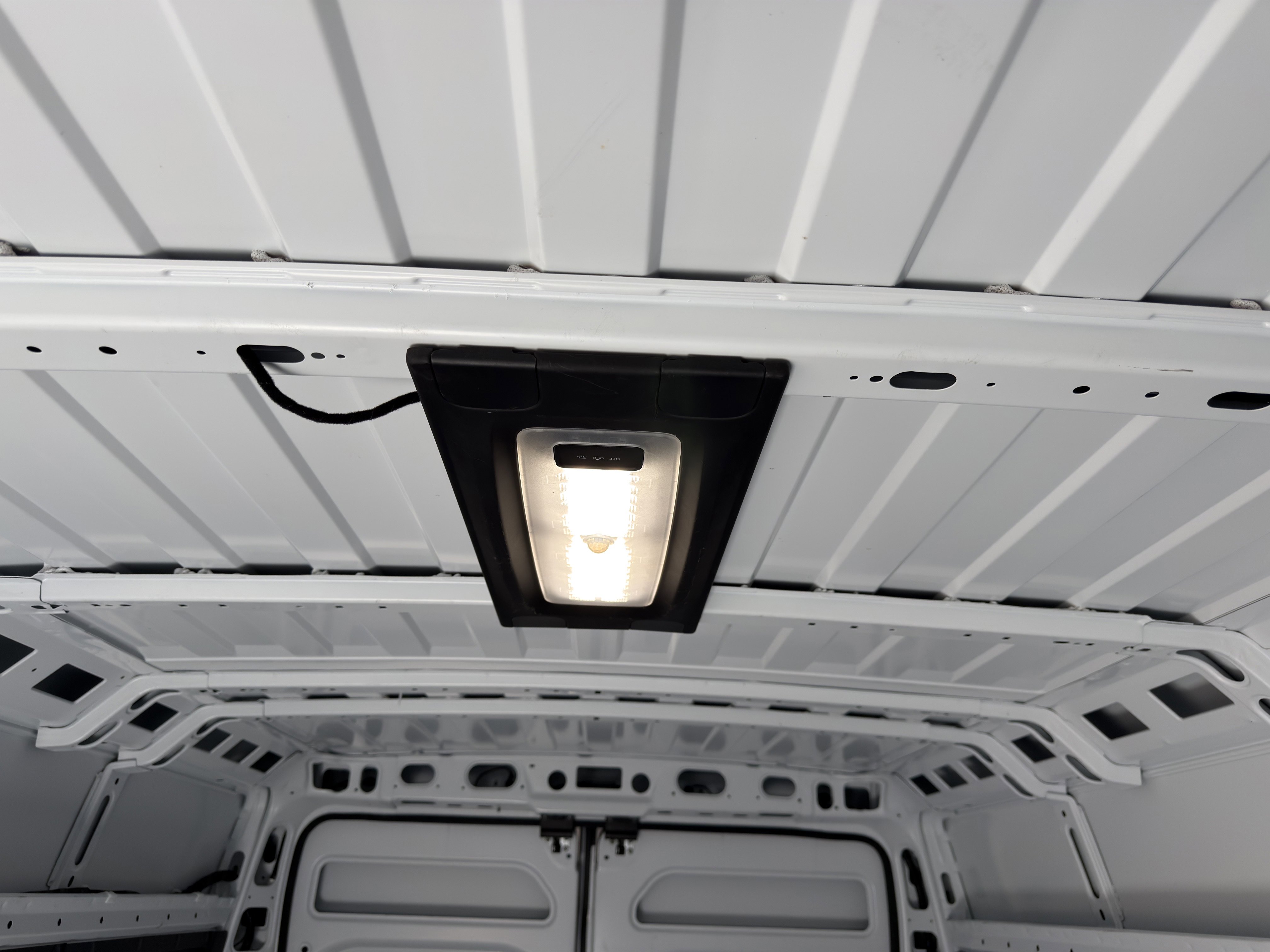 Used 2025 RAM ProMaster 2500 w/ Convenience Group FWD image 18