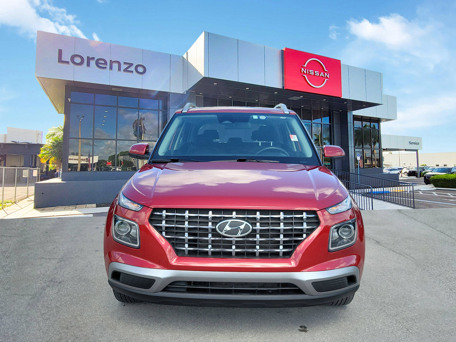 Used 2025 Hyundai Venue SEL FWD image 2