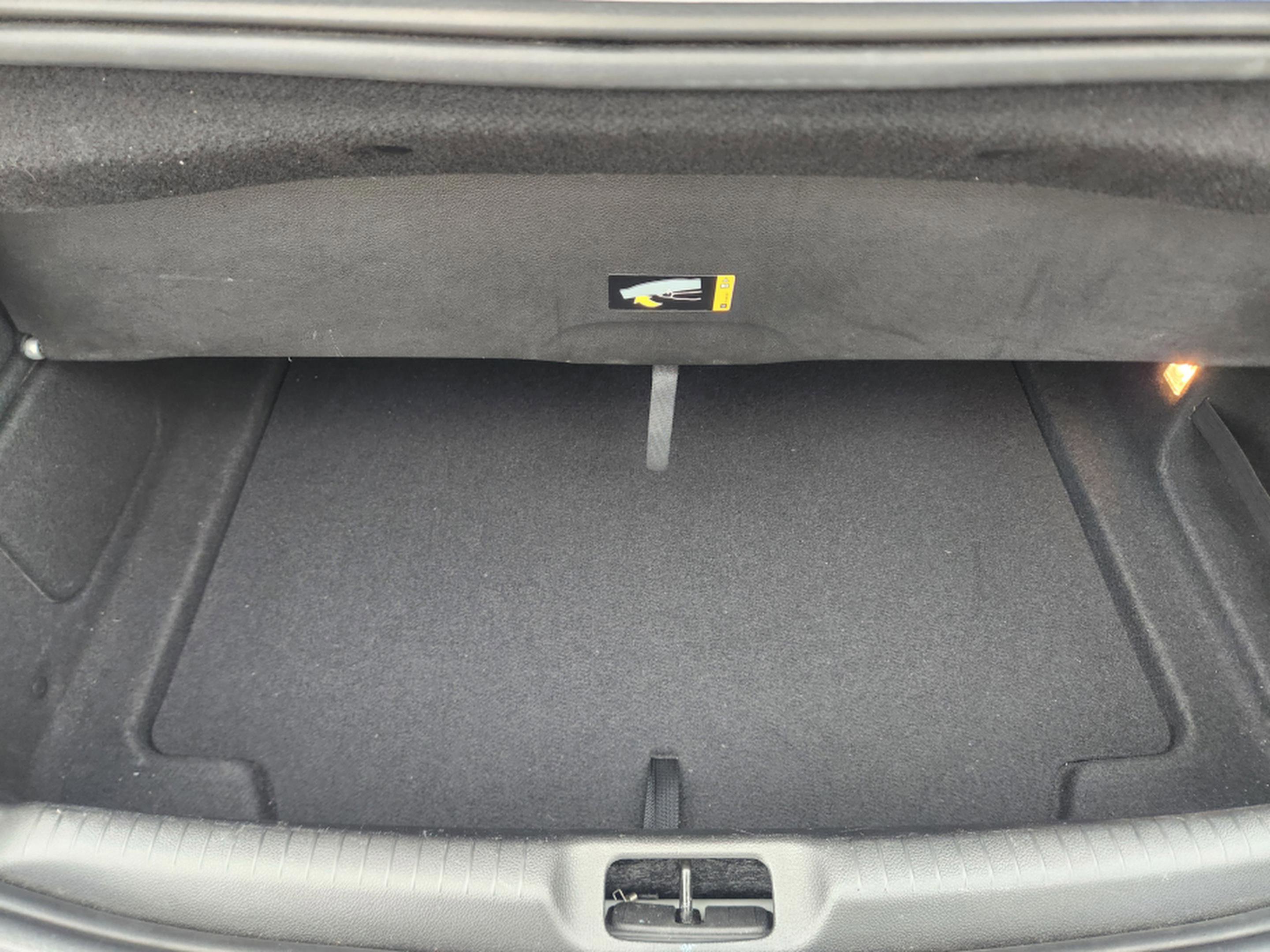 Used 2019 Buick Cascada Premium image 31