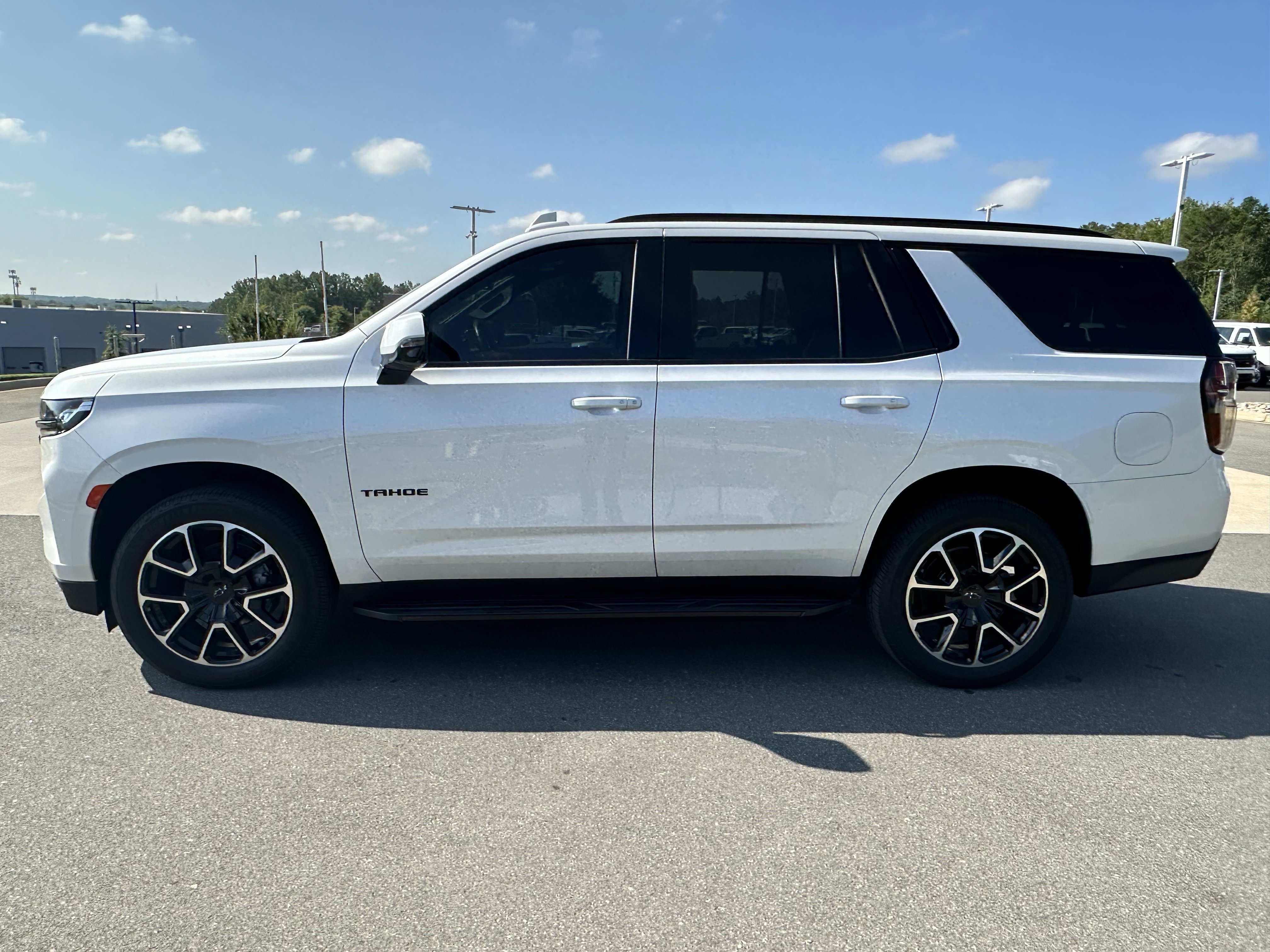 Used 2022 Chevrolet Tahoe RST w/ Luxury Package AWD/4WD image 7