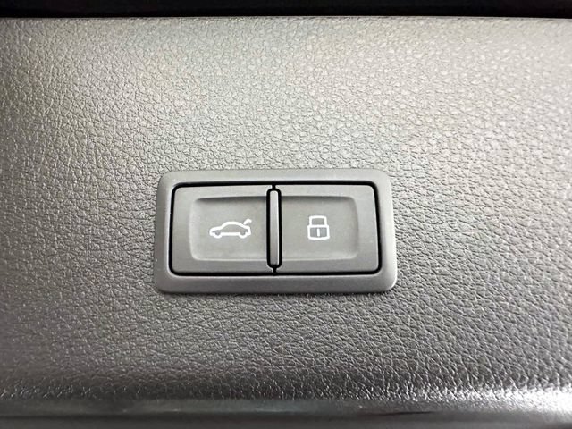 Certified 2024 Audi Q8 e-tron Premium Plus w/ Premium Plus Package AWD/4WD image 11