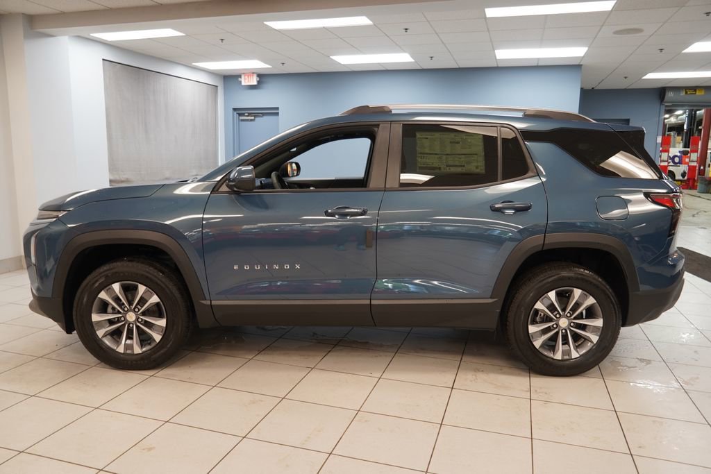 New 2026 Chevrolet Equinox LT w/ Convenience Package II FWD image 2