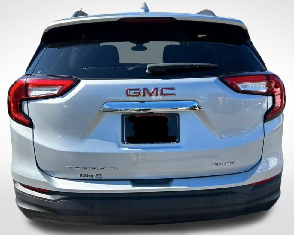 Used 2022 GMC Terrain SLE w/ Driver Convenience Package AWD/4WD image 8