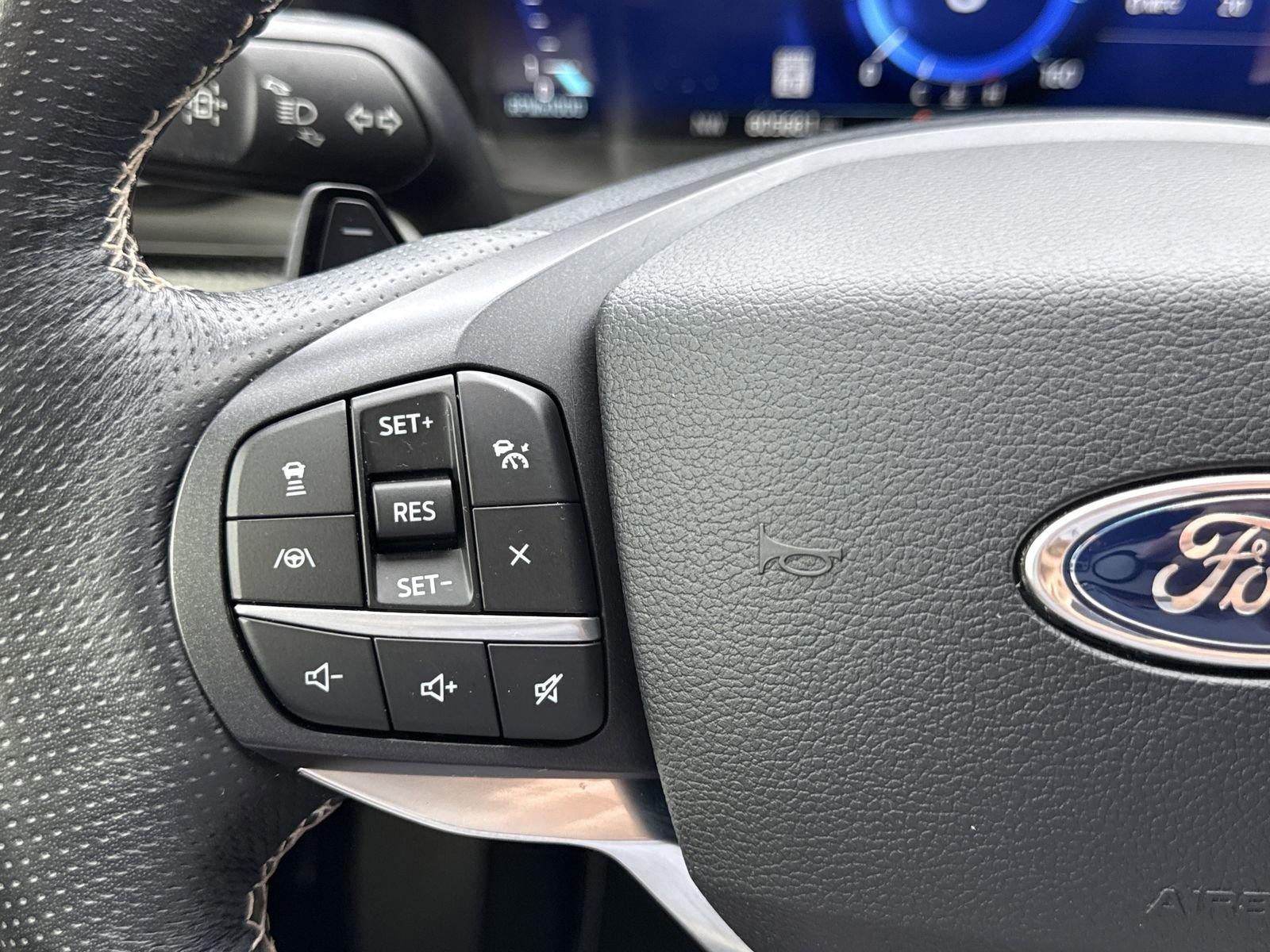 Used 2020 Ford Explorer ST w/ Premium Technology Package AWD/4WD image 23