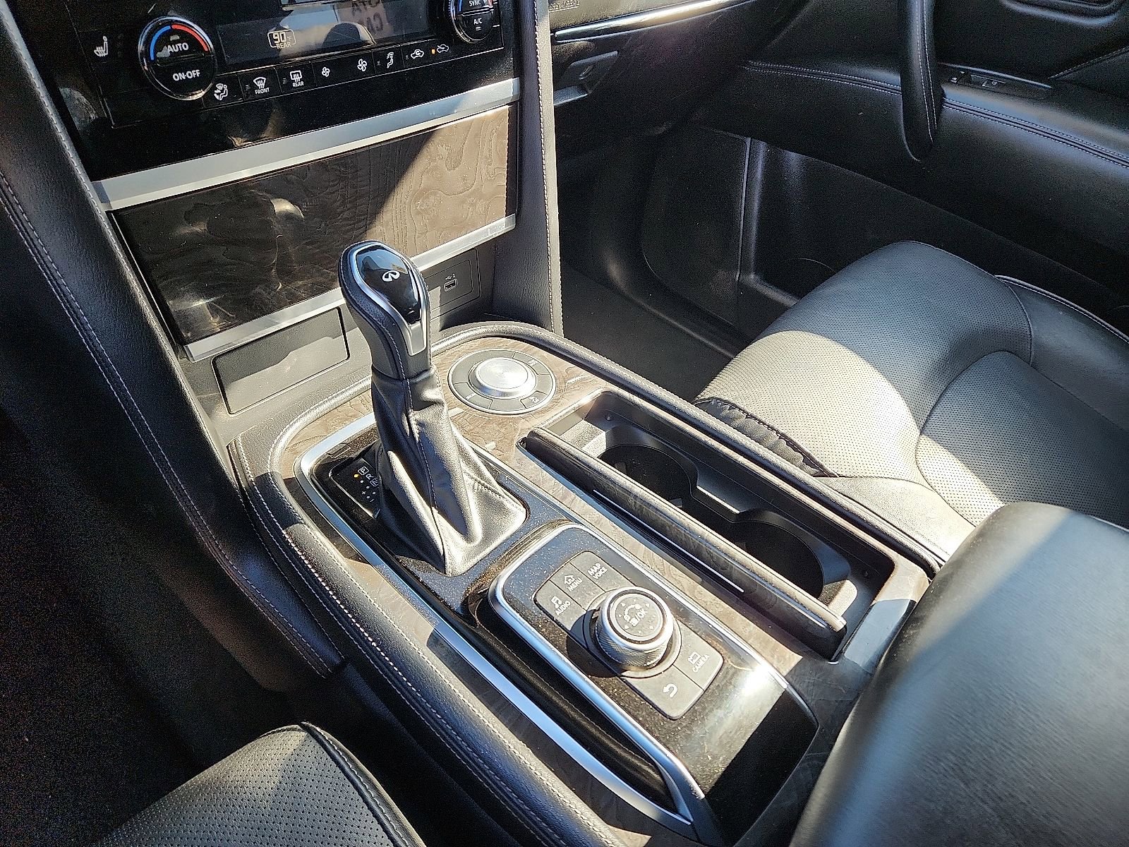 Used 2024 INFINITI QX80 Luxe image 18