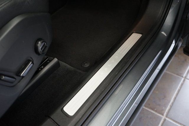 Used 2020 Volvo XC60 T5 Momentum image 43