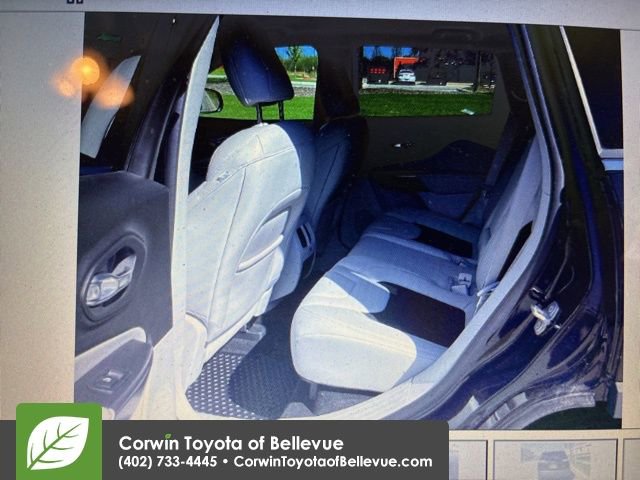 Used 2020 Jeep Cherokee Latitude Plus w/ Cold Weather Group AWD/4WD image 12