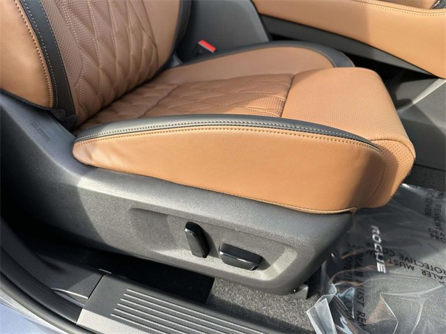 New 2026 Nissan Rogue Platinum image 9