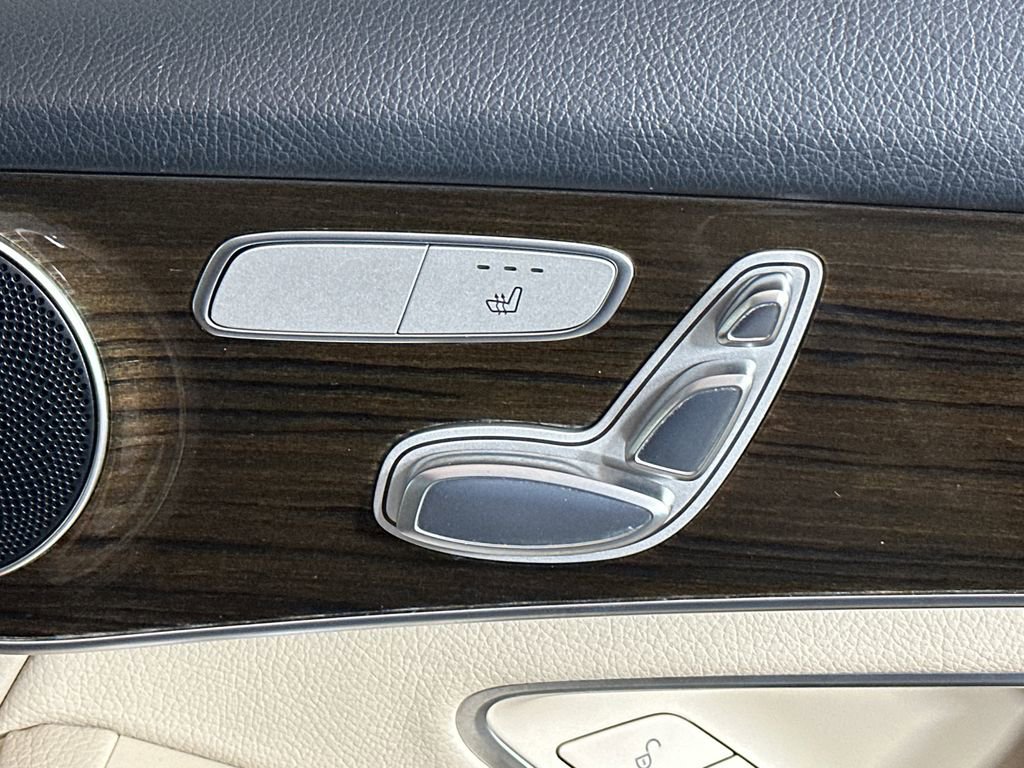 Used 2022 Mercedes-Benz GLC 300 w/ Premium Package Lite image 16