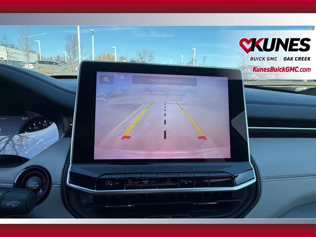 Used 2025 Jeep Compass Limited image 24