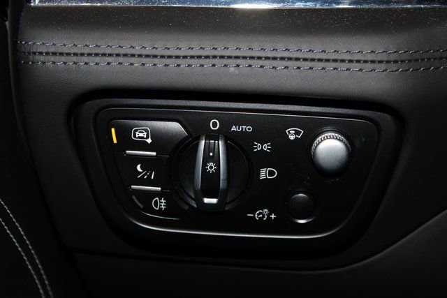 Used 2023 Bentley Bentayga Extended Wheelbase image 46