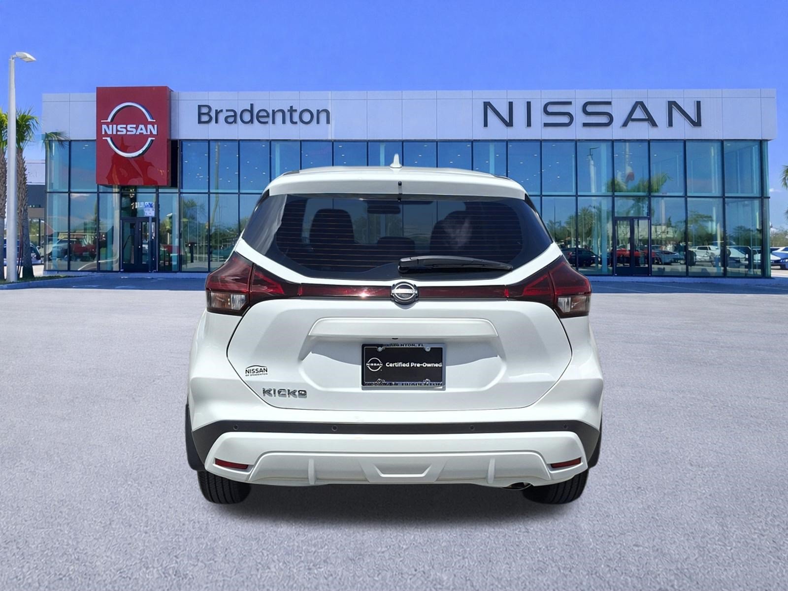Certified 2025 Nissan Kicks Play S FWD image 6