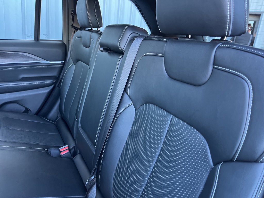 Used 2023 Jeep Grand Cherokee Overland image 61