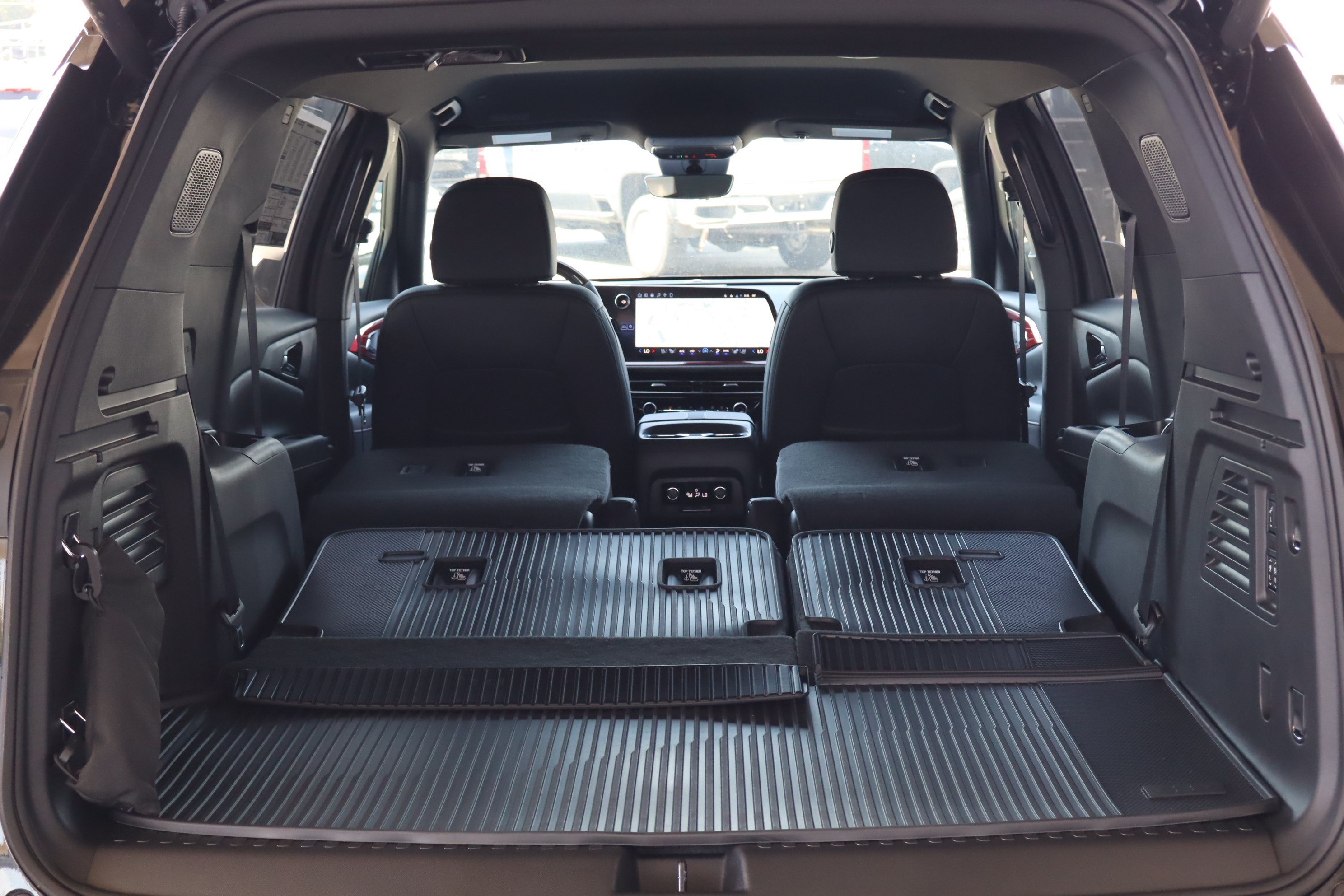 New 2026 Chevrolet Traverse RS w/ LPO, Floor Liner Package FWD image 24