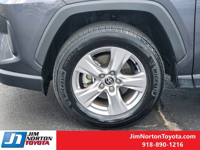 Used 2025 Toyota RAV4 XLE FWD image 12