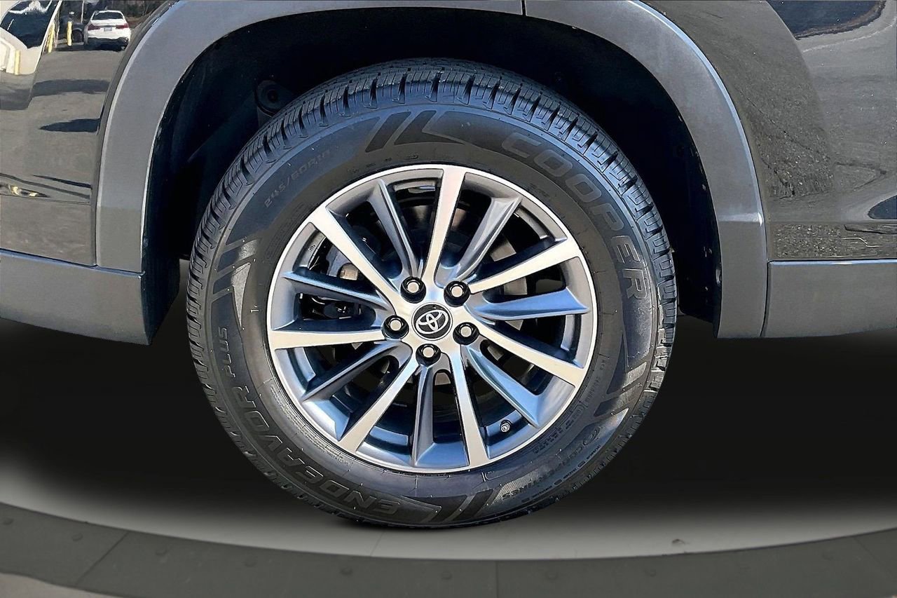 Used 2019 Toyota Highlander XLE image 38
