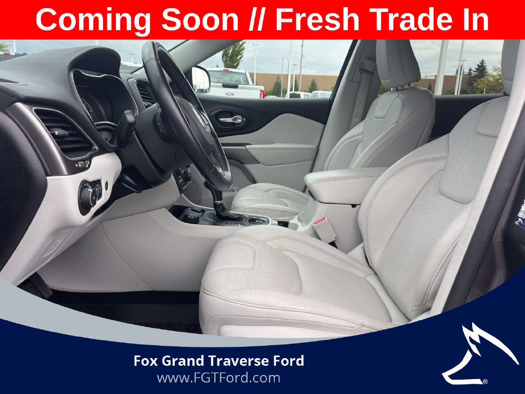 Used 2020 Jeep Cherokee Latitude Lux w/ Comfort/Convenience Group AWD/4WD image 3
