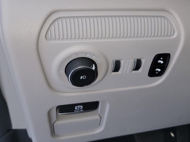 Certified 2023 Jeep Wagoneer L Series II image 33