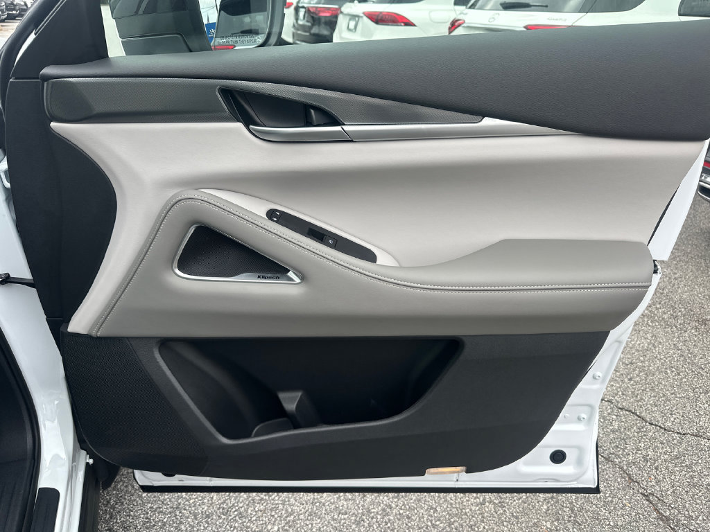 Certified 2027 INFINITI QX60 Luxe w/ Cargo Package FWD image 12