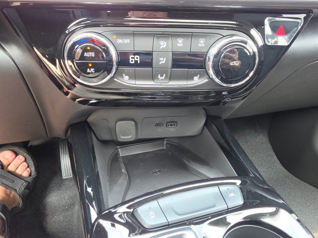 New 2026 Chevrolet Trax ACTIV w/ Sunroof Package FWD image 39