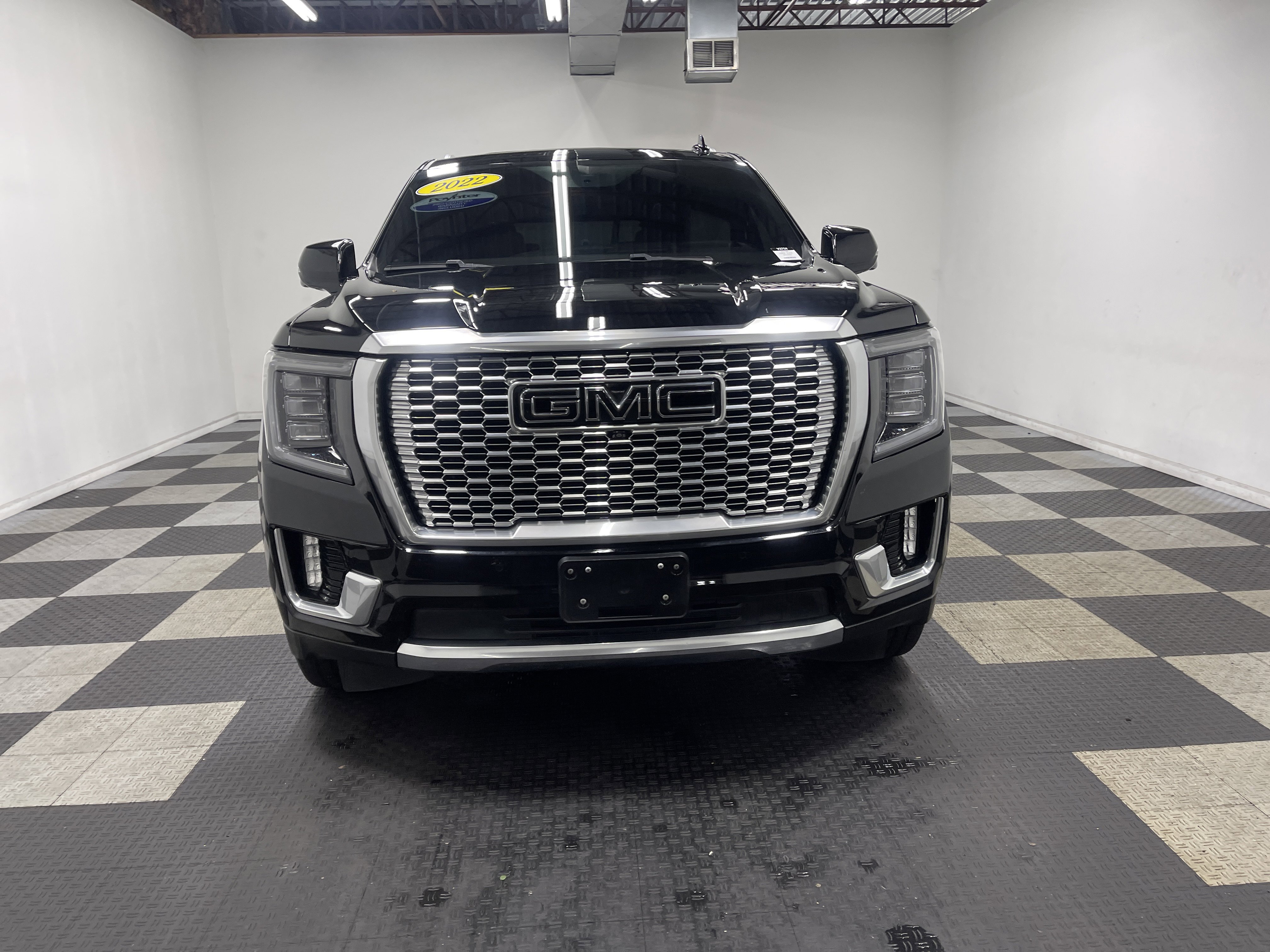 Used 2022 GMC Yukon Denali w/ Denali Premium Package AWD/4WD image 7