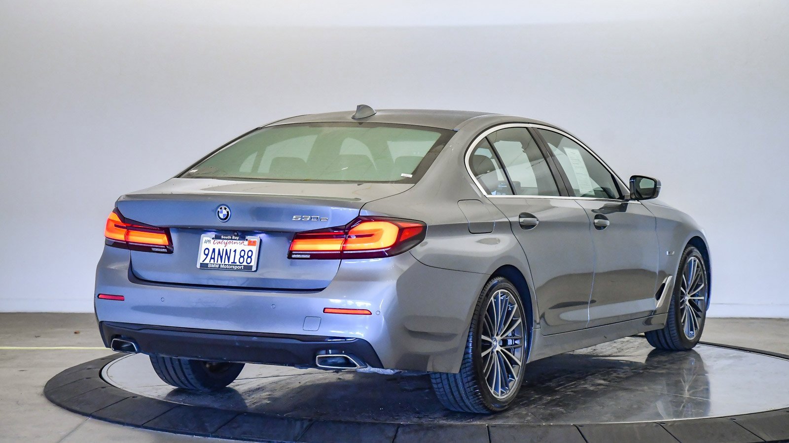 Certified 2022 BMW 530e 530e iPerformance w/ Premium Package image 5