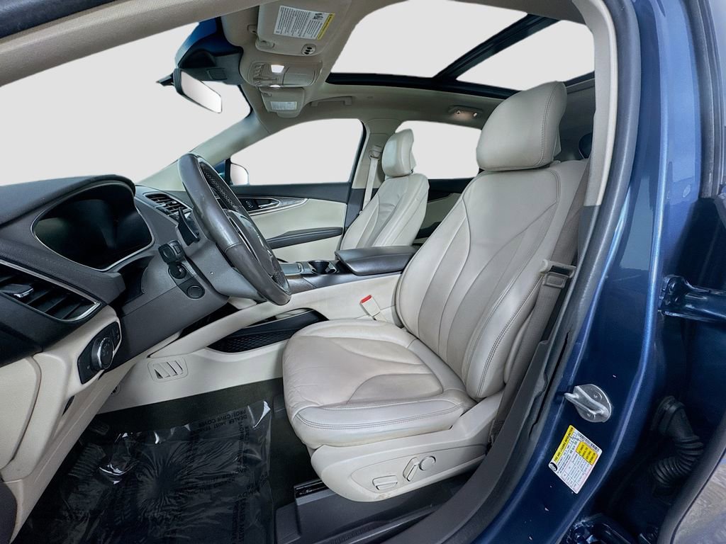 Used 2019 Lincoln Nautilus Select AWD/4WD image 27