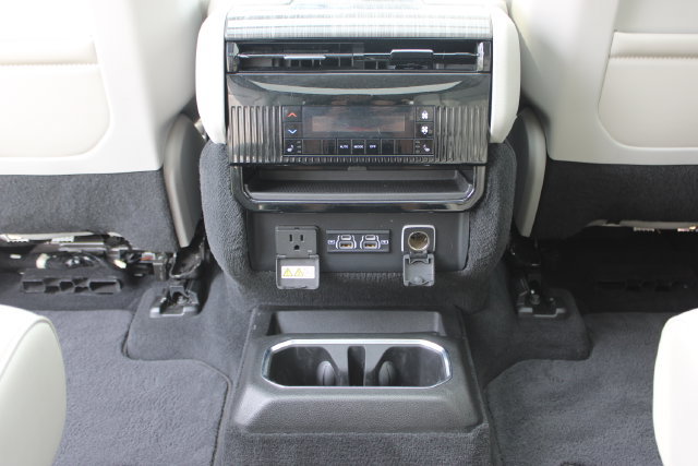 Used 2022 Jeep Wagoneer Series III w/ Premium Group I AWD/4WD image 45
