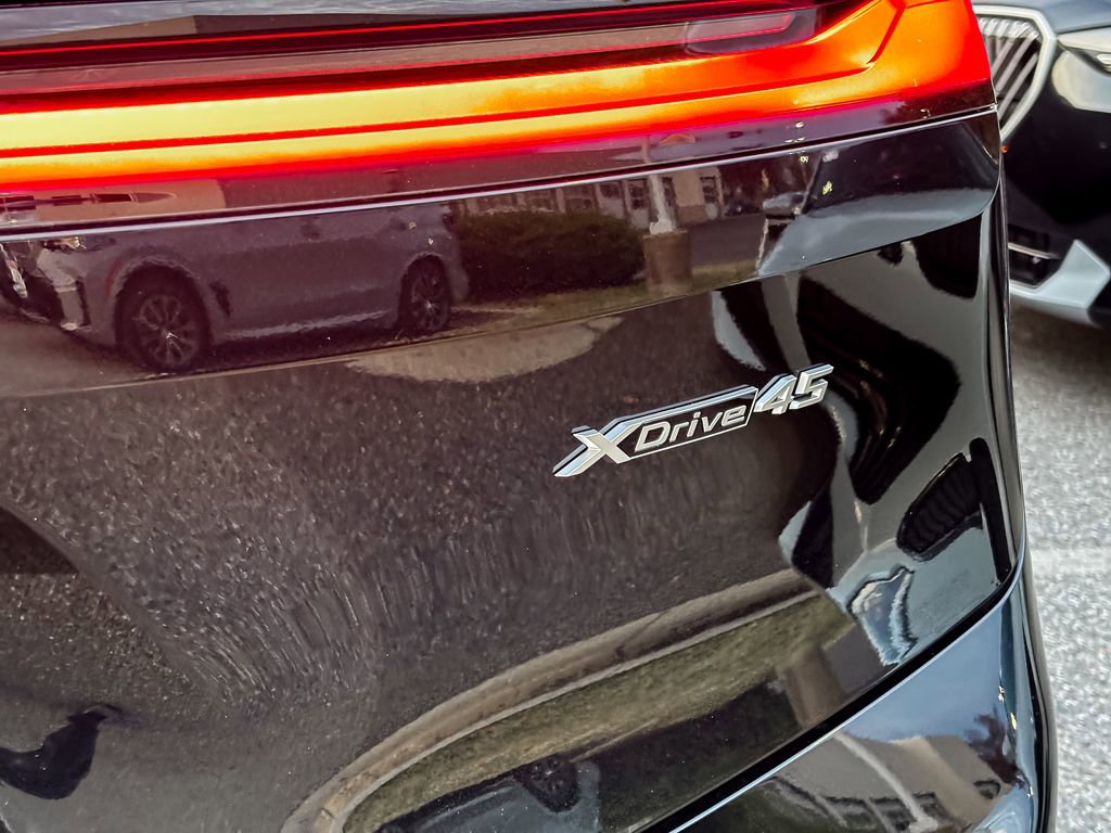 Used 2026 BMW iX xDrive45 image 8