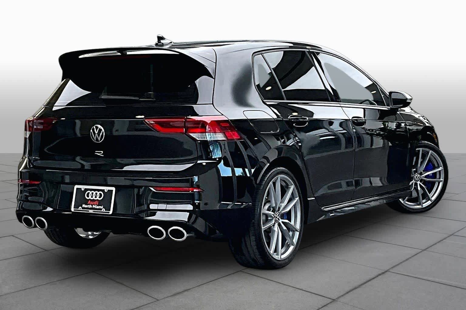 Used 2024 Volkswagen Golf R AWD/4WD image 12
