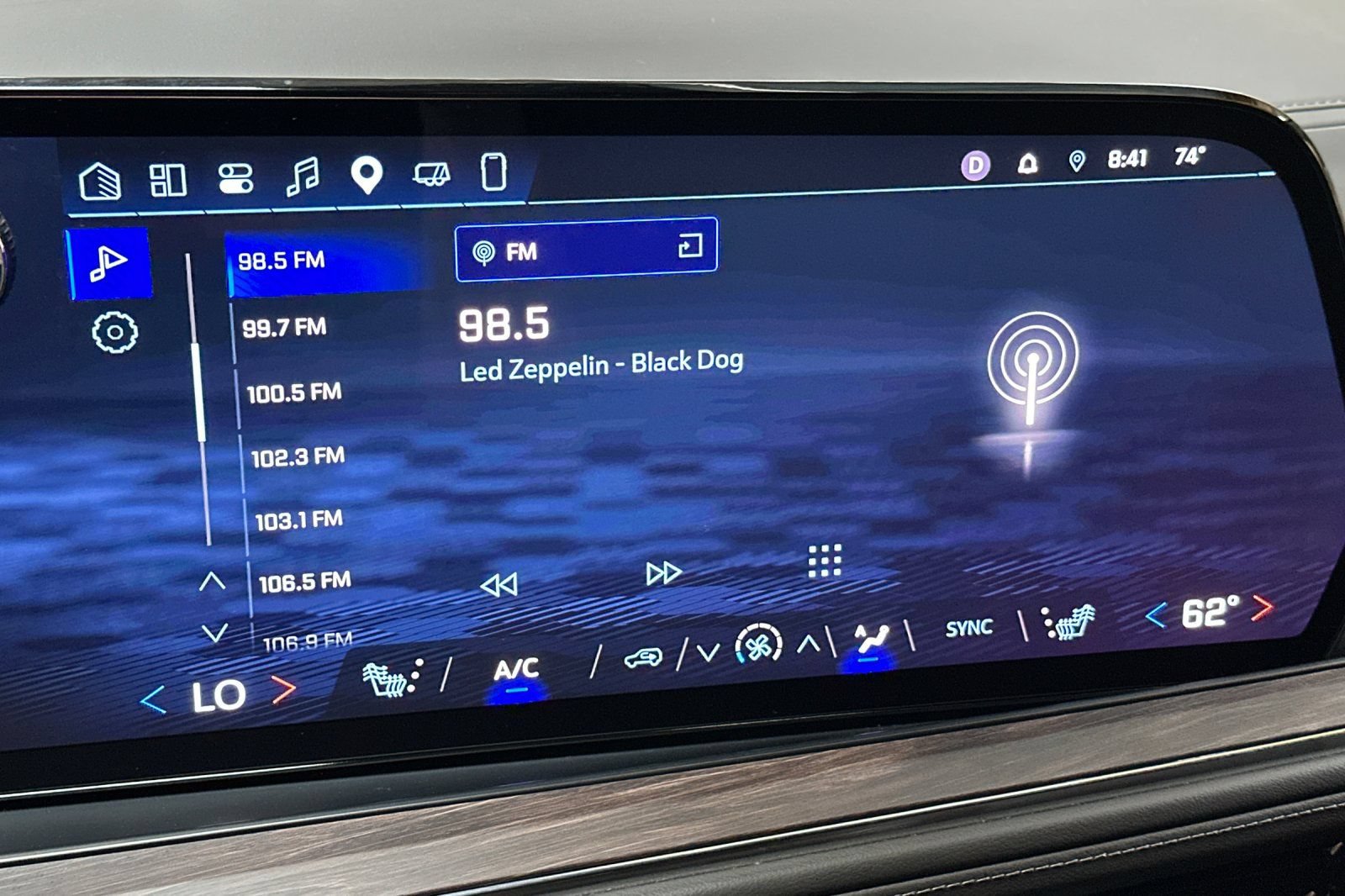 Used 2025 Chevrolet Tahoe Z71 AWD/4WD image 19