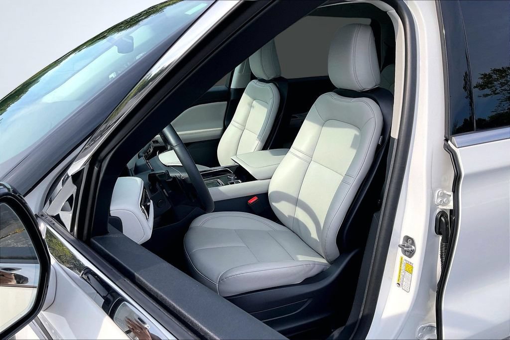 Used 2026 Lincoln Aviator 2WD image 22