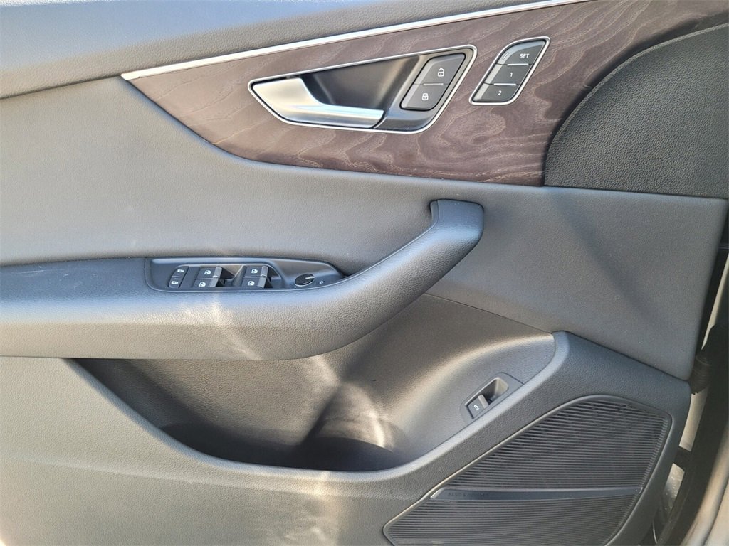 Used 2019 Audi Q8 Prestige image 26